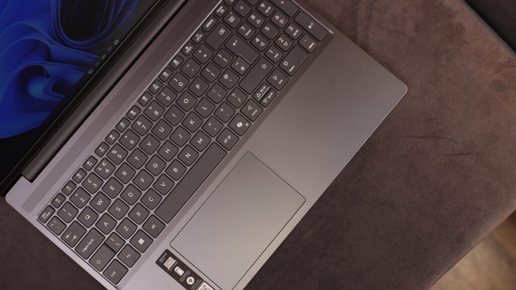 Lenovo Ideapad Slim 3i 2025 Binosha از بالا