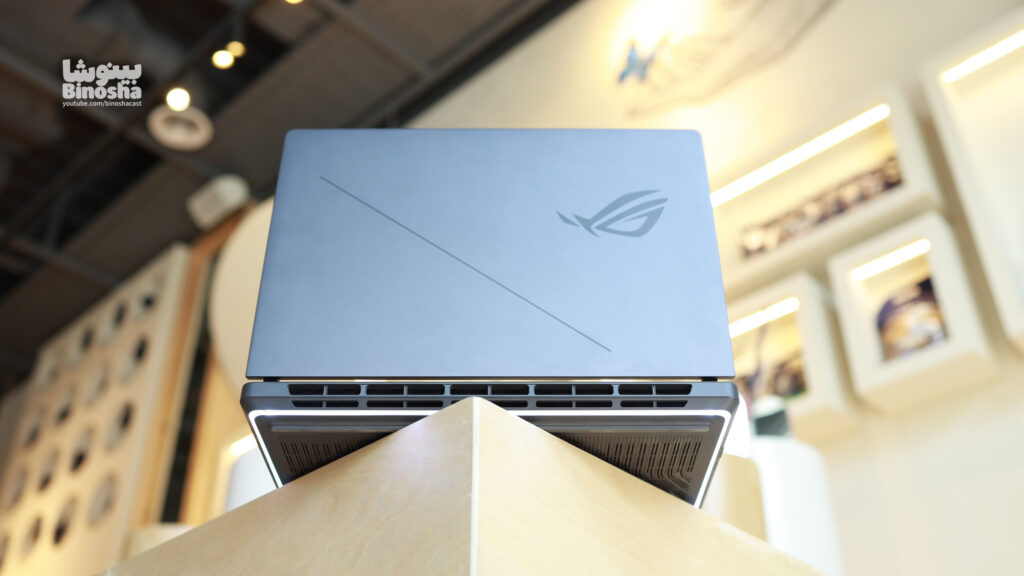 Asus ROG G615LR از پایین