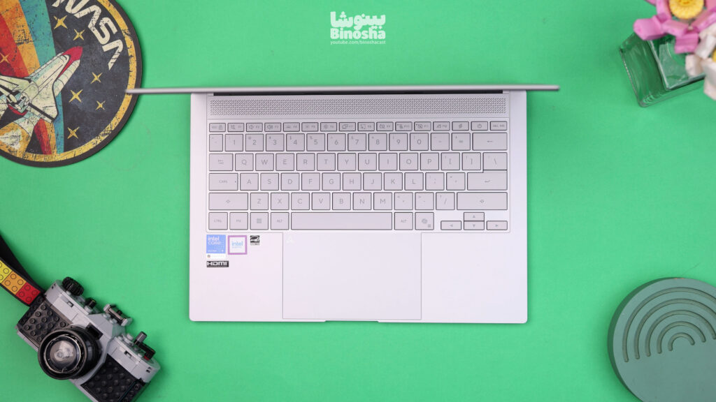 Asus Zenbook S14 2026 از بالا