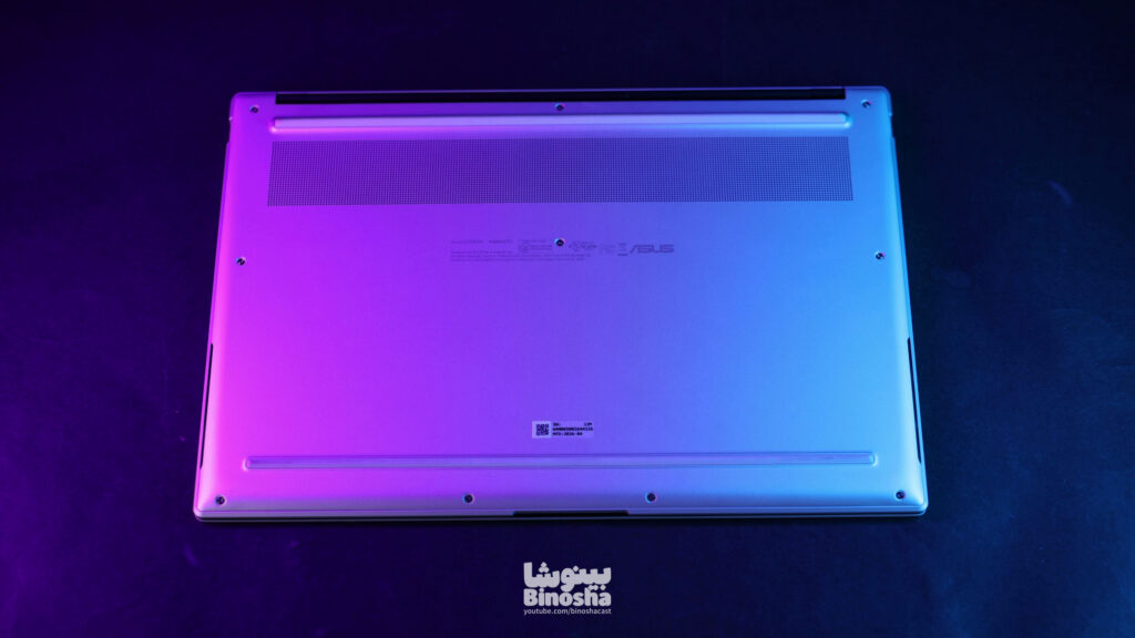 Asus Zenbook S14 2026 زیر دستگاه